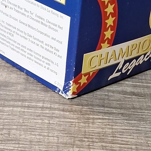 1997 Jeff Gordon DuPont Winners Circle Championship Legacy Champion Figure Car - Picture 10 of 11