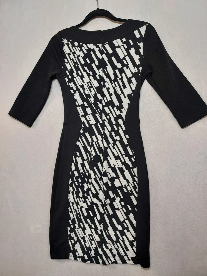 Vestido de Carrera Clásico Blanco y Negro Vintage LBD Estampado Elastizado Kara G Shift Bodycon Foto 2 de 4