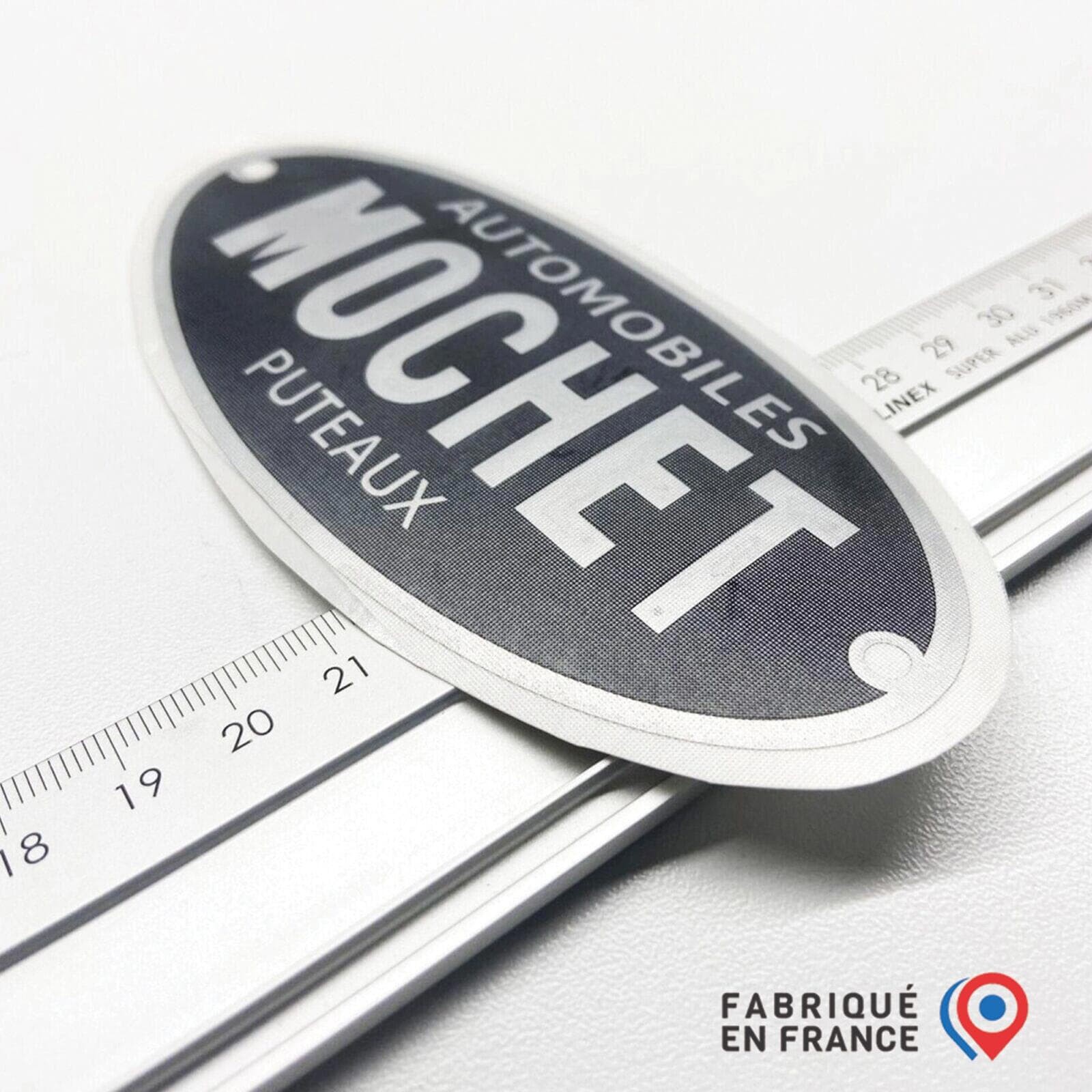 Autocollant plaque Mochet 6x12 cm : réproduction vintage haut de gamme pour voiture de collection