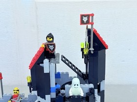 Lego Castle 6075 Wolfpack Tower - with Instructions and Box