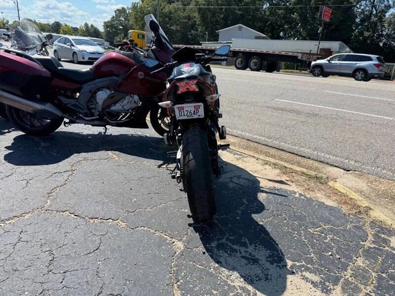 2021 Kawasaki Ninja - Image 2 of 4