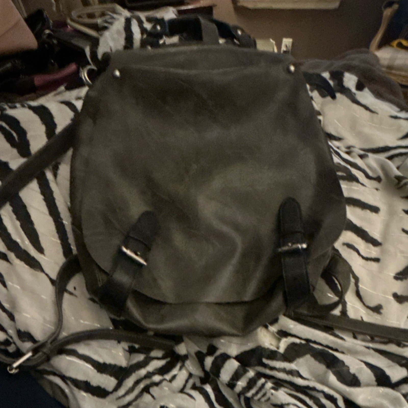 Black Buckle Closure Men's Solid Backpack with Sh… - image 1