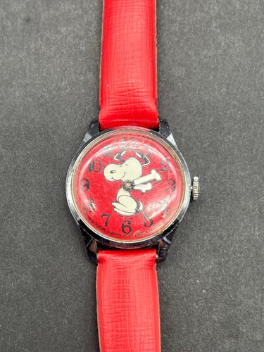 Vintage Snoopy Children's Kid's Wrist Watch Red Band Peanuts NOT WORKING