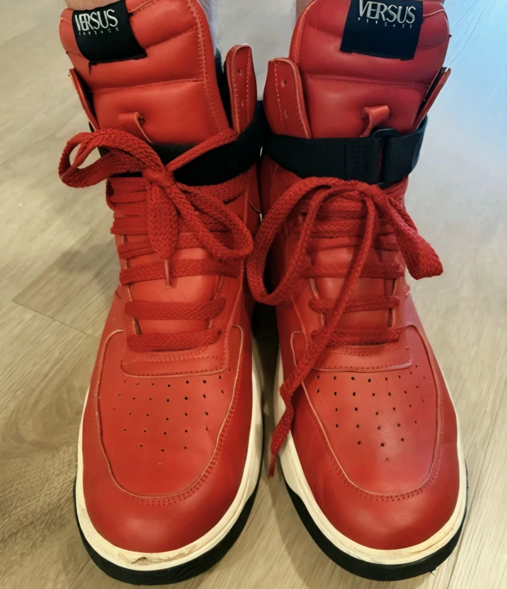 Zapatillas altas para hombre VERSUS VERSACE rojas número 45. Cuero rojo. Italia