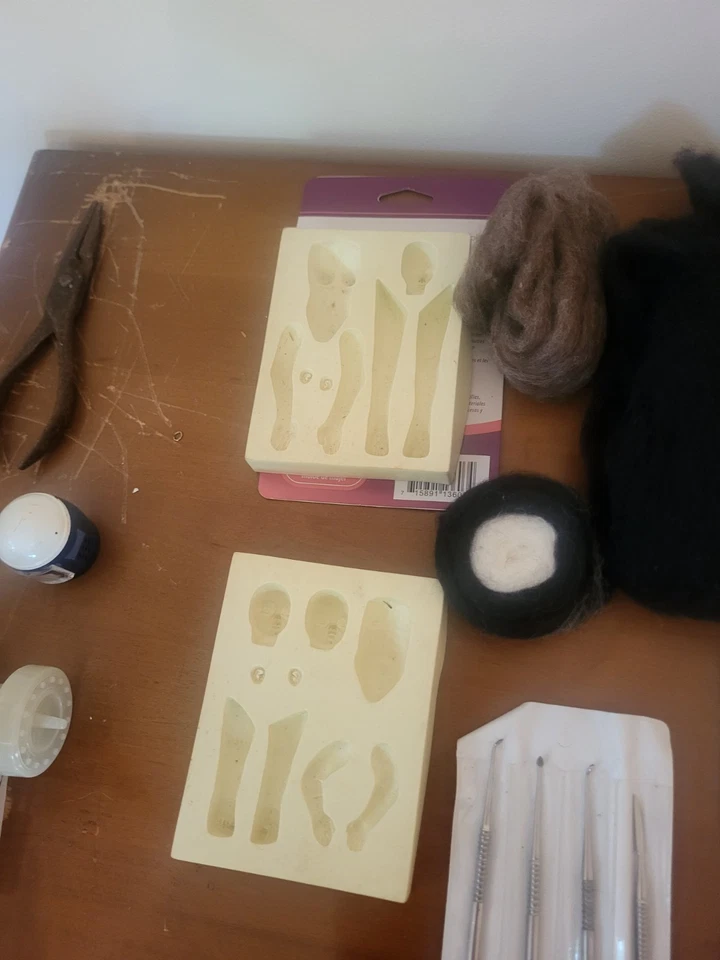 Hobby Craft Lot Needle Felting Push Molds Tools Wool etc.tootls materials - Image 2 of 4