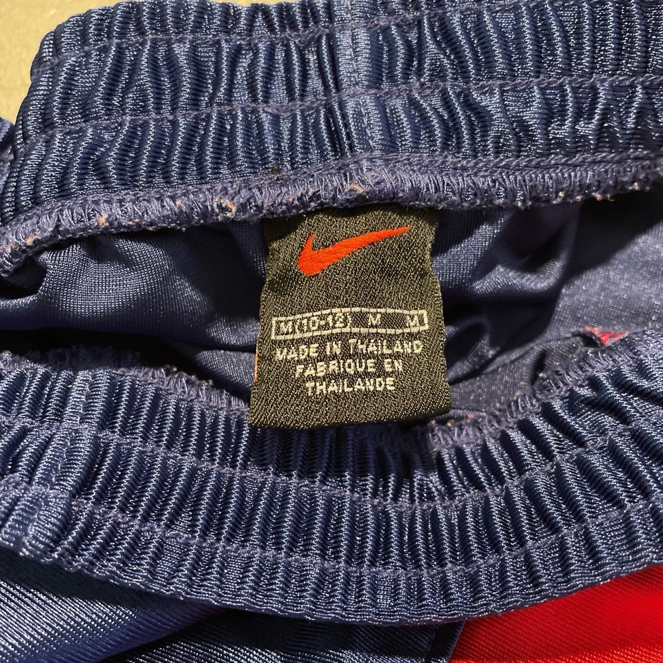 Pantalones Cortos Vintage Nike Swoosh Etiqueta Negra Medianos 10-12 Años 90 Brillo Baloncesto Juvenil  Foto 2 de 4