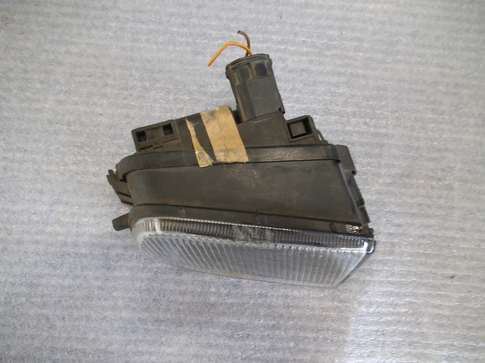 Faro antiniebla izquierdo del lado del conductor BMW 540i, 528i, Z3 1995-2002 63178377941 OEM Foto 2 de 3
