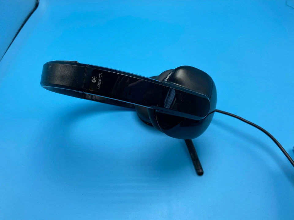 Logitech USB Headphones - Image 2 of 3