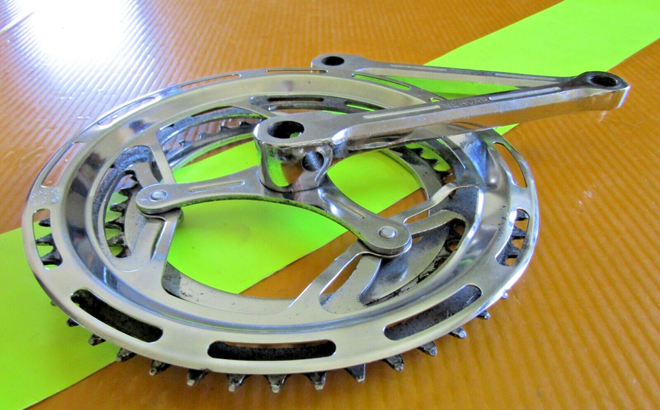 Pédalier double NERVAR 52/428vélo vintage / CRANKSET
