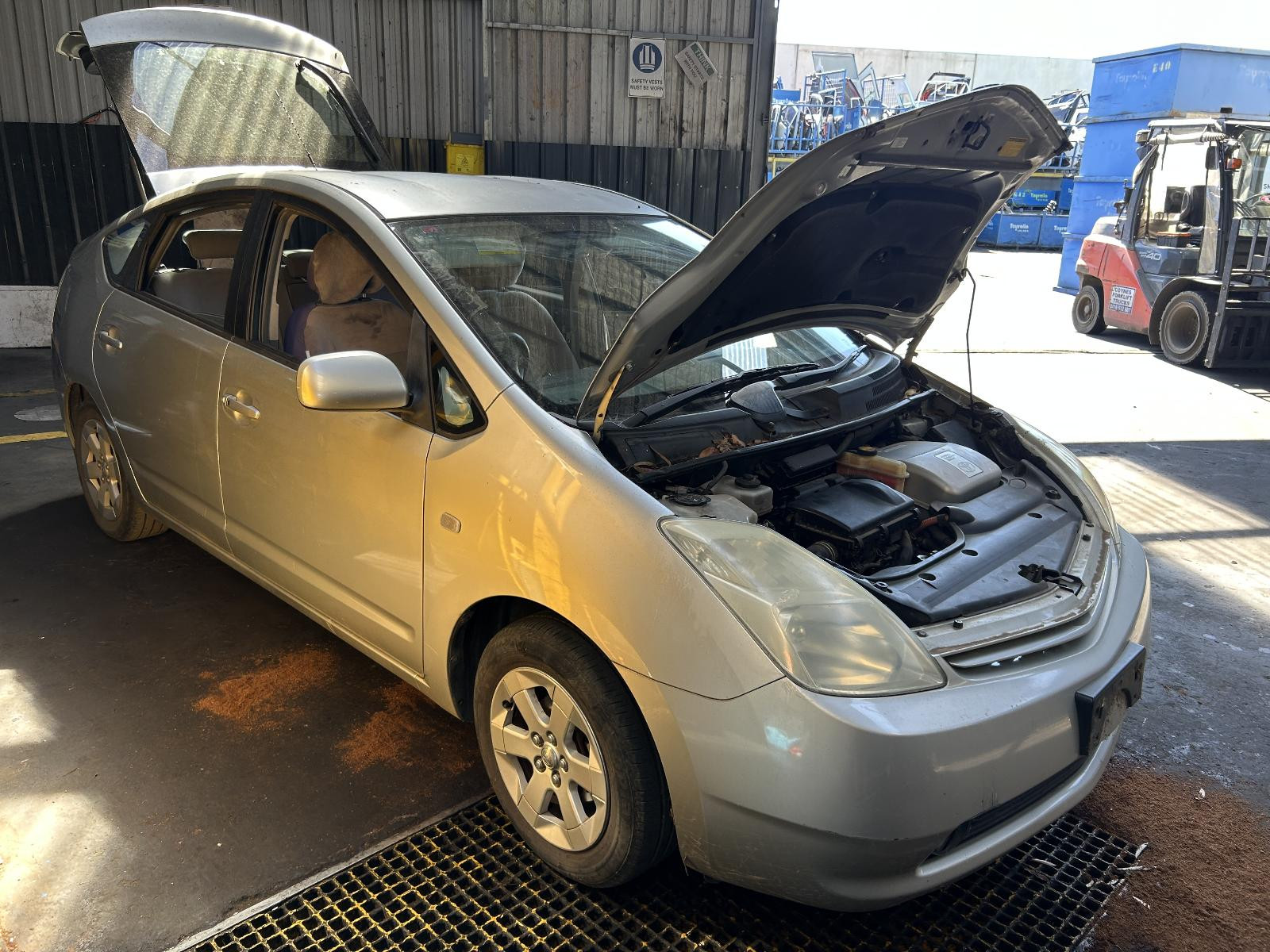 Toyota Prius Left Rear Door Glass NHW20 10/2003-05/2009 - thumbnail 3