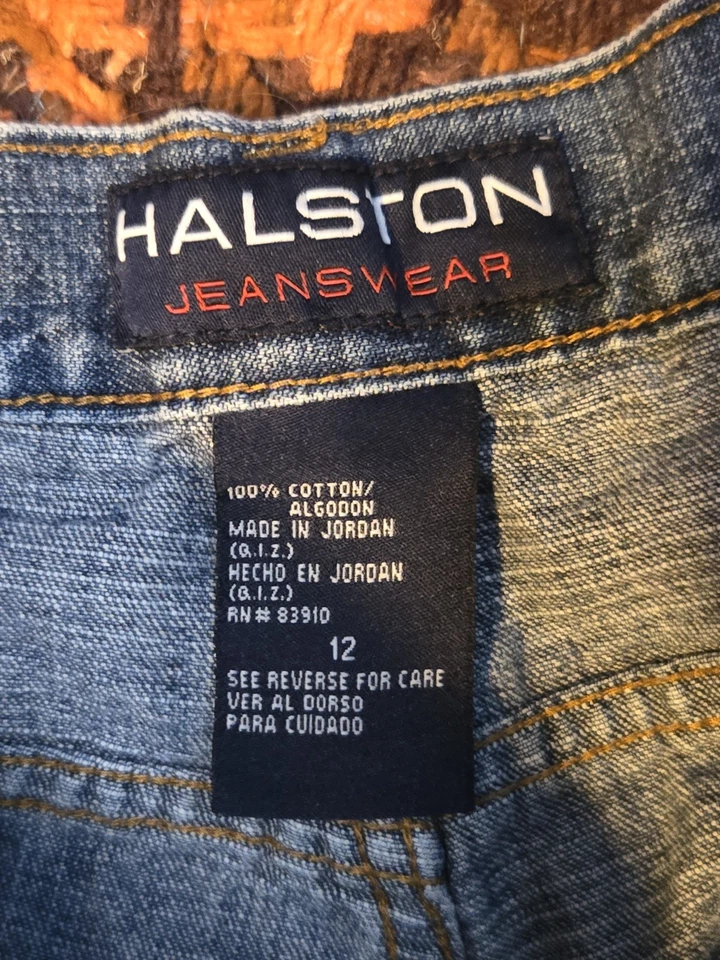 Vintage 80s  90s Halston Women’s Jeanswear high waist Mom Shorts  - Image 4 of 4