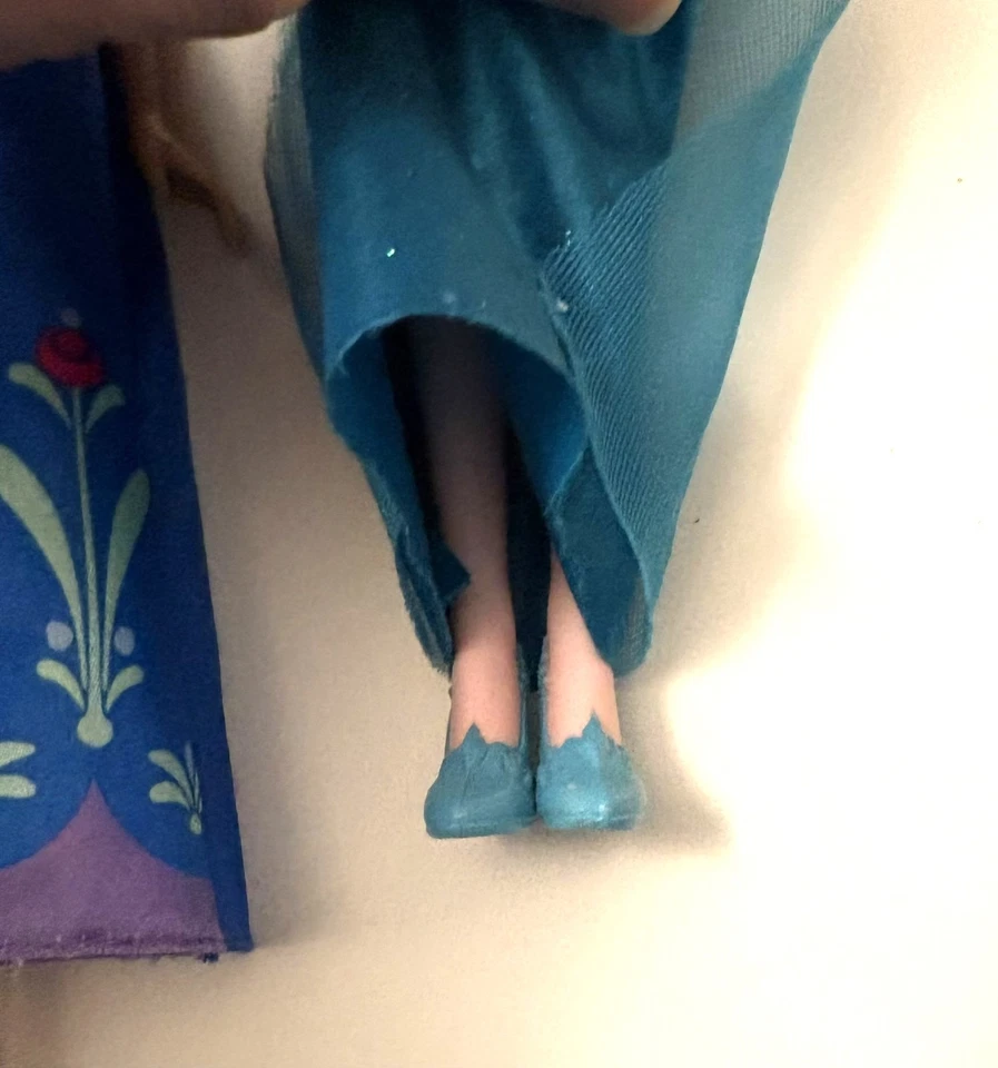 Muñecas Barbie Disney Princesa Frozen Anna y Elsa 11" Foto 4 de 4