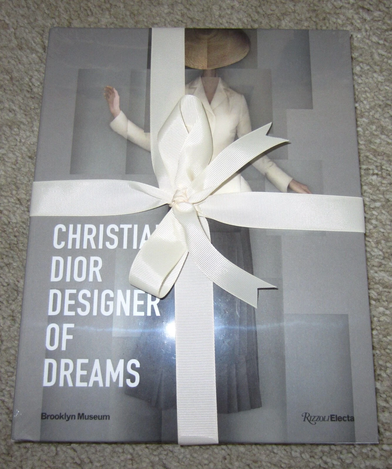 Christian Dior : Designer of Dreams par Katerina Jebb (2021, couverture rigide)