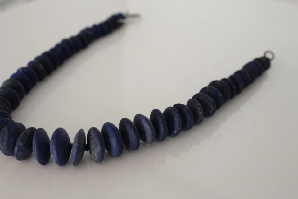 Lapislazuli Statement Kette mit Verlauf runde Scheiben unpoliert Heilsteine - Bild 3 von 4