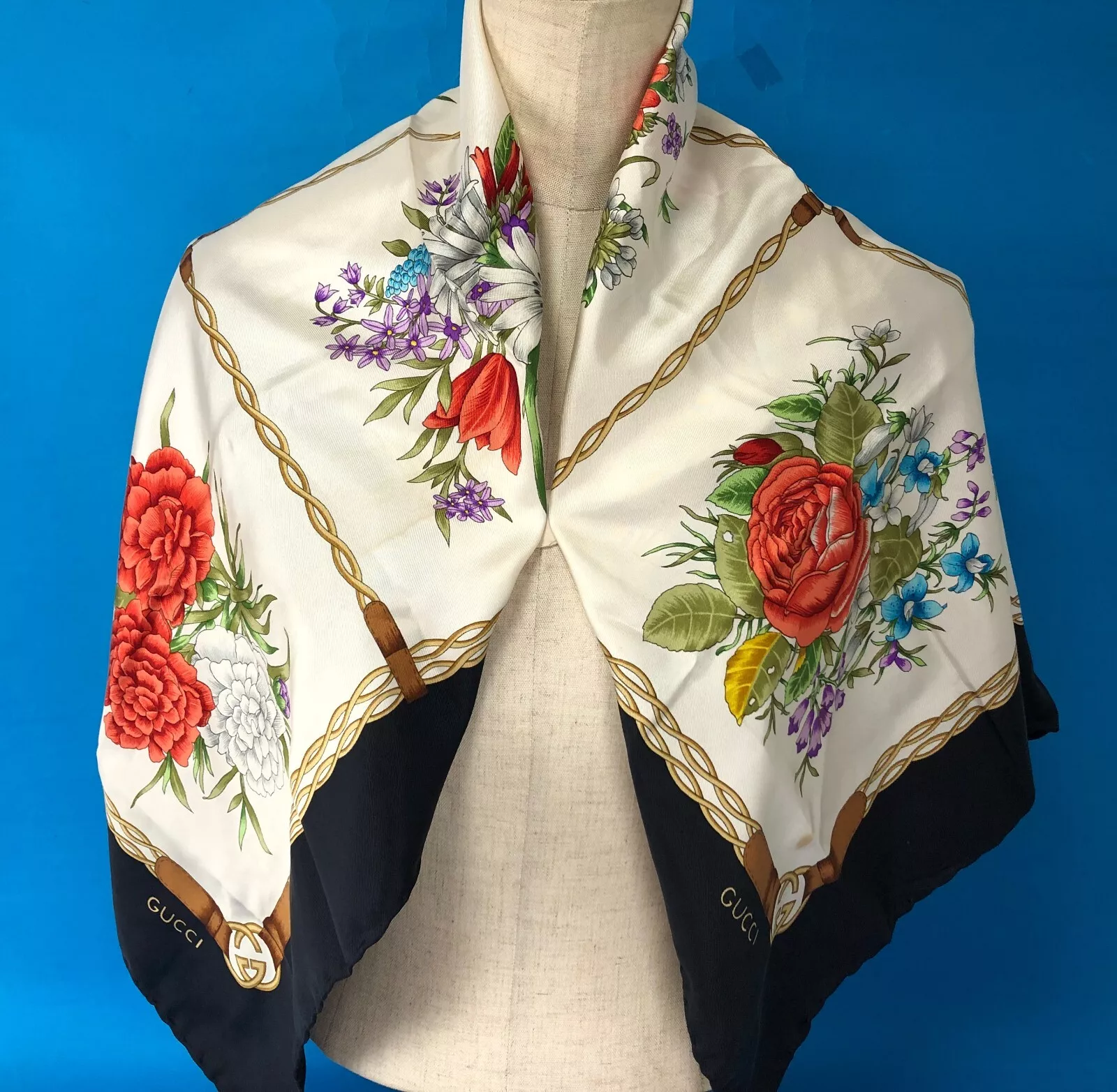 Foulard en soie motif floral Gucci accessoires femmes multicolores 86 cm d'occasion Italie