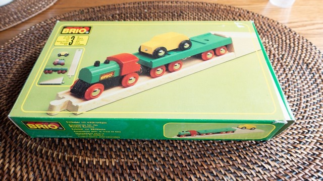 brio car transporter