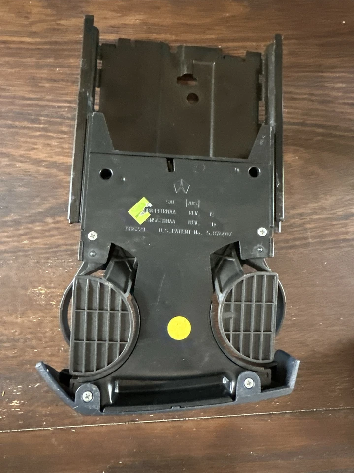 Porta-copo dianteiro Chrysler Voyager 2001 - Imagem 2 de 2