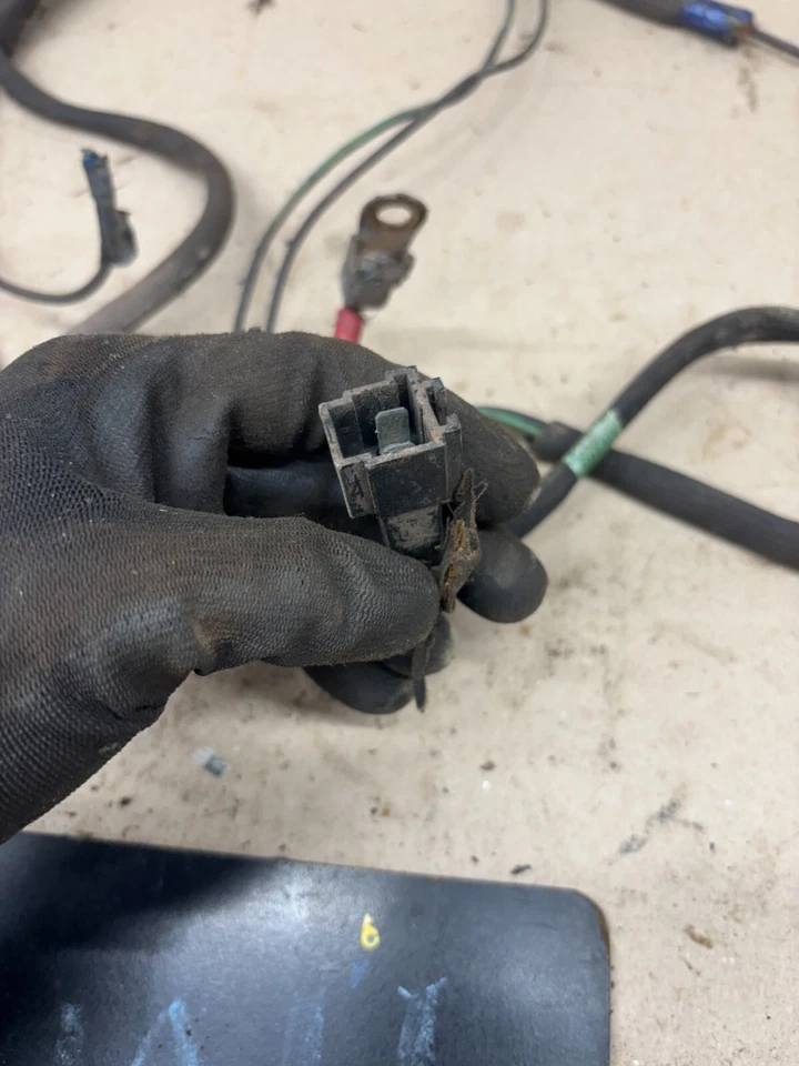 Dodge Starter 1984-1989 arnés de cableado enchufe W150 W250 D350 Ramcharger 87 88 89 Foto 3 de 4