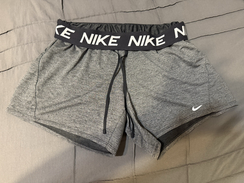 Nike Girls M Gray Athletic Training Shorts Elastic Waist Pull On Solid Jersey