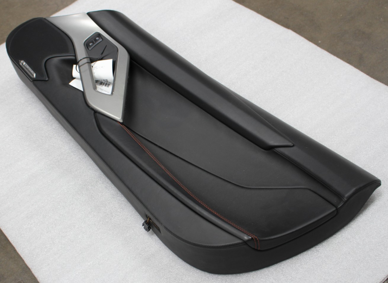 Lamborghini Aventador, RH, Front Door Trim Panel, Scratches, Used, 471868424B