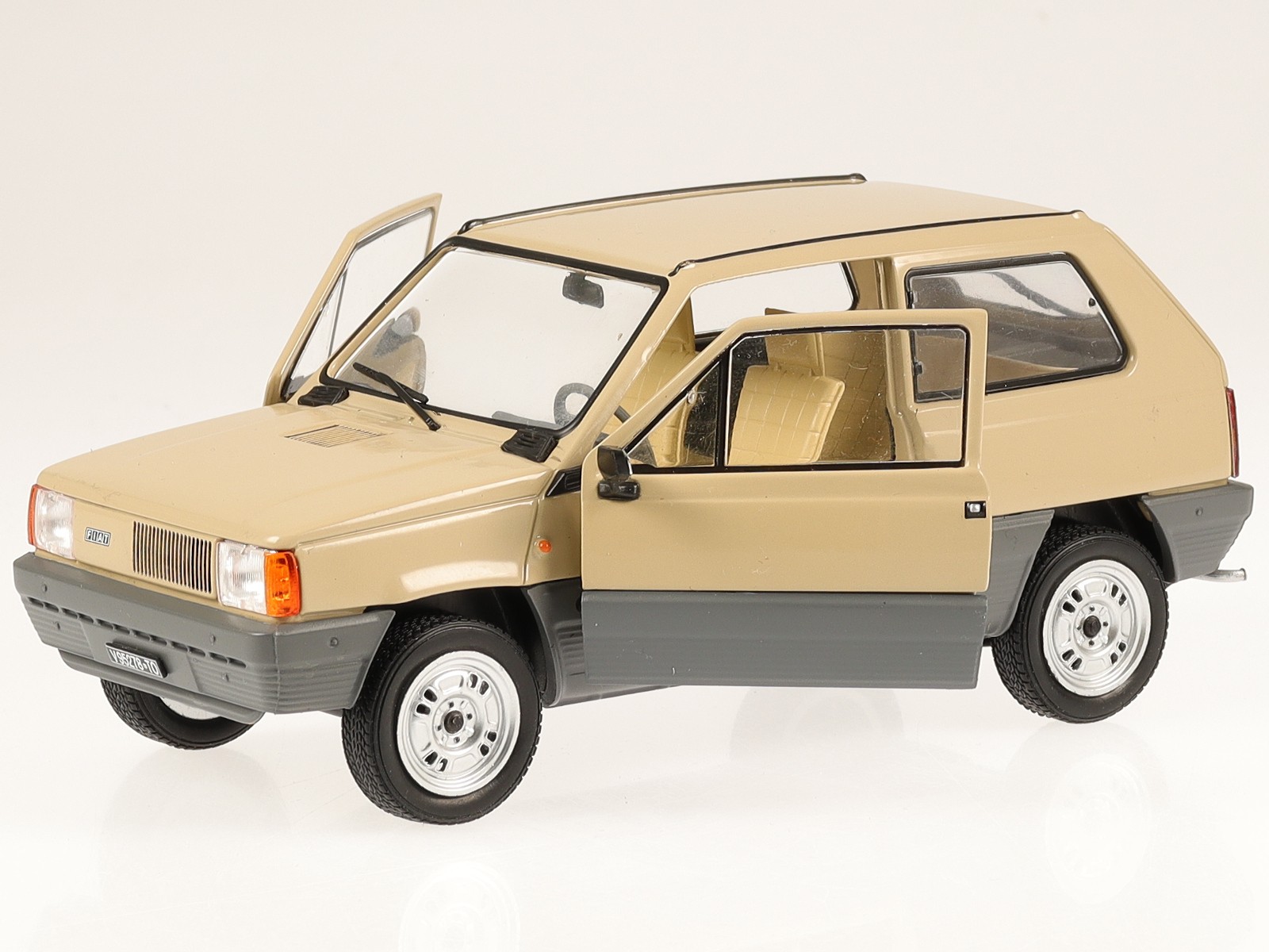 Fiat Panda 45 1980 Beige Modello 1:24