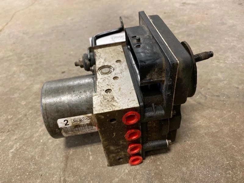 Conjunto de piezas de freno antibloqueo Ford Fiving Hunterent 2006-2007 AWD CVT OEM Foto 2 de 4