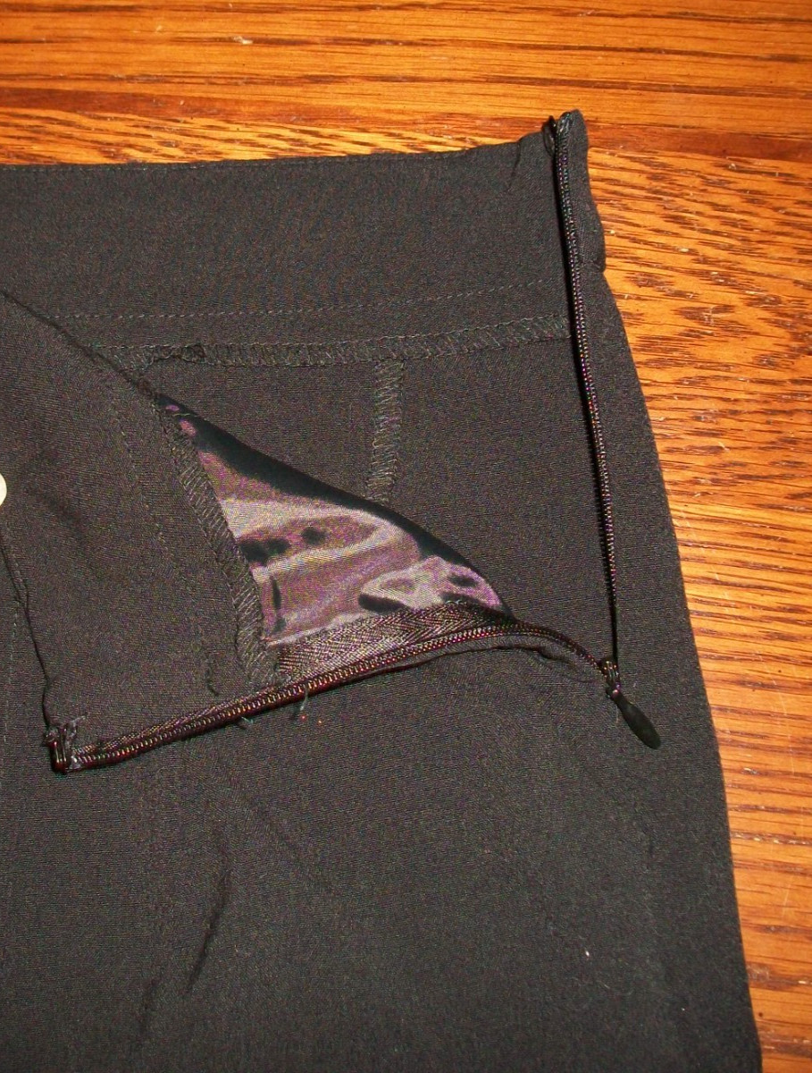 AB STUDIOS SZ 10 BLACK SKORT~SIDE ZIP~2 SIDE POCKETS~LITE STRETCHY WASHABLE~