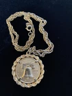 VTG Bicentennial Liberty Bell Eagle Coin Pendant Necklace Gold Tone Da Vinci 21"