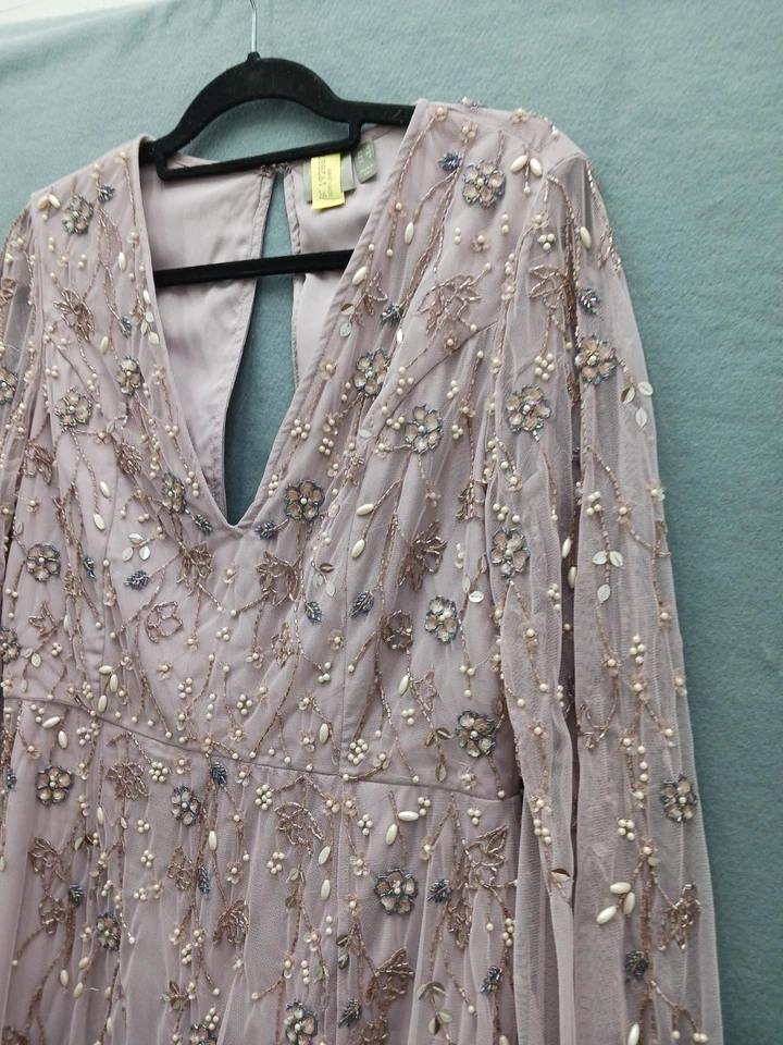 Mini 8 rosa adornado manga larga línea A para mujer ASOS Foto 2 de 4