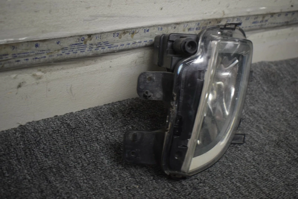 2010-2011 VOLKSWAGEN GOLF ПРОТИВОТУМАННЫЕ ФАРЫ ЛЕВАЯ СТОРОНА ЗАВОДСКОЙ OEM - Изображение 2 из 4