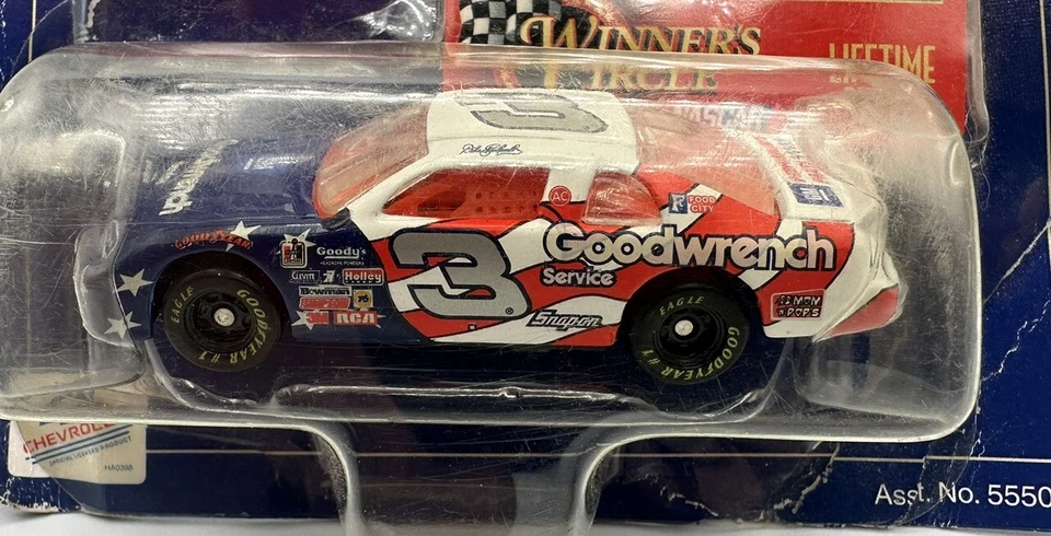 Dale Earnhardt Winners Circle 1/64 Chevrolet Monte Carlo Goodwrench 1993 - Image 2 of 4