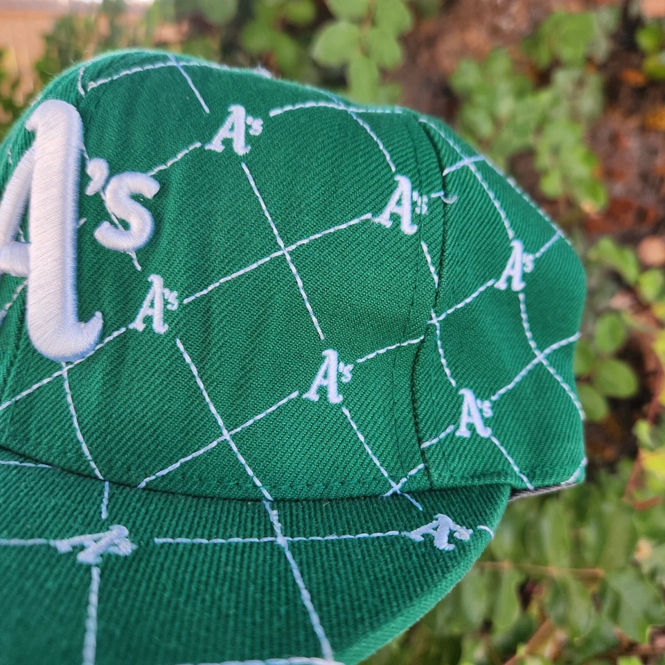 Vintage Oakland Athletics Fitted Hat 7 1/4 Green Wool All Over Print Diamond  - Image 3 of 4