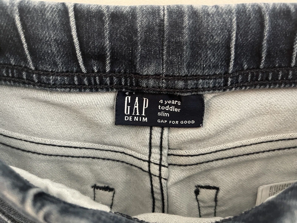 Jeans jeans Gap infantil masculino cintura ajustável elástico fino lavagem escura 4T - Imagem 2 de 4