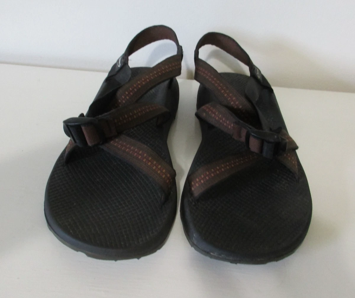 Men’s Chaco Sandals with Red Straps and Vibram sole size 9 Chaco Sandals Review - Business Insider main image 2