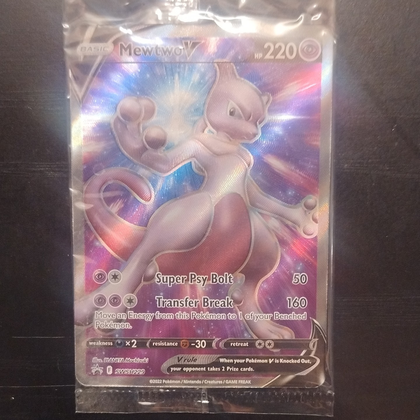 The Pokémon Company Mewtwo V SWSH229 SWSH Promo Holo Full Art EN 2022