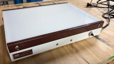 Logan Model #810/920 ''Desk Top'' Light Box with 5000˚K Fluorescent Lamp