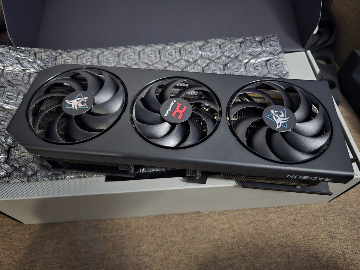 PowerColor AMD Radeon RX 9070 XT Hellhound 16GB Multiple Monitor