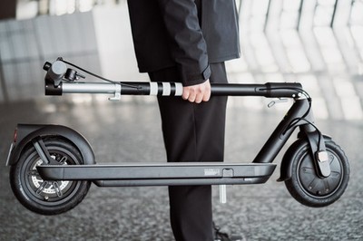 OKAI ES10 Neon Lite E-Scooter 9'' 300W Elektroroller Off-Road Klappbar 25km/h DE