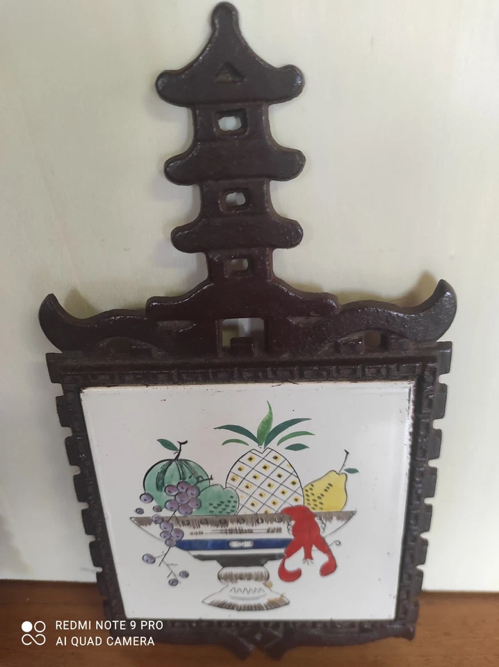 SOTTOPENTOLA IN GHISA E PIASTRELLA DECORATA - Immagine 3 di 3