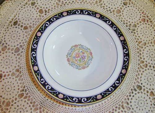 4 Wedgwood Runnymede Blue 8-inch Rim Soup Bowls 1972-1998 - Picture 3 of 6