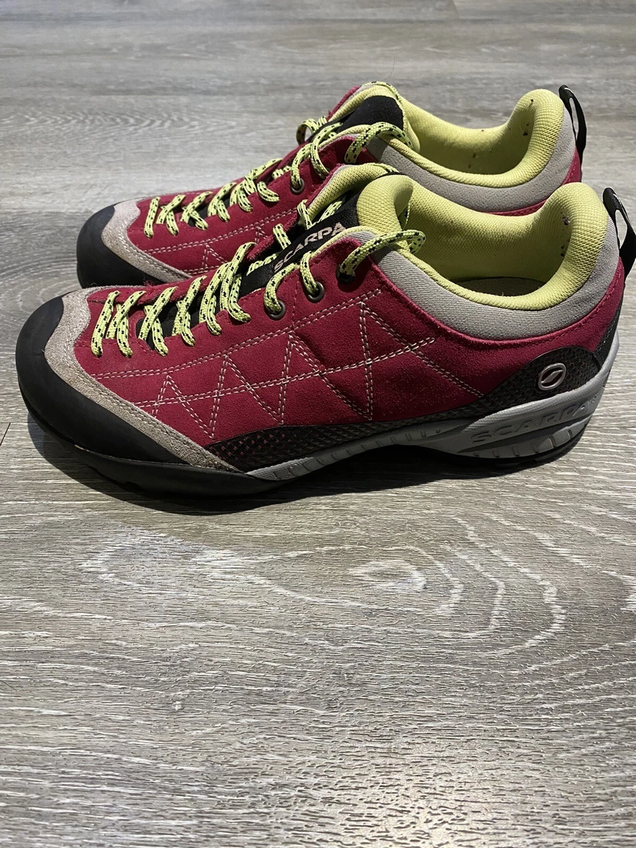 Size 4 walking shoes clearance