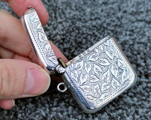 1909 Sterling Silver Vesta Case 1.5" Leaf Engraved Match Safe Pocket Size - Picture 6 of 13