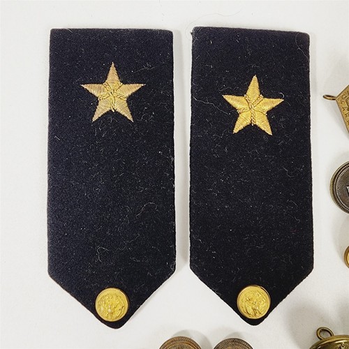 18 Vintage Metal Uniform Buttons Seattle Police, RCAF, GAR, Army - Picture 2 of 14