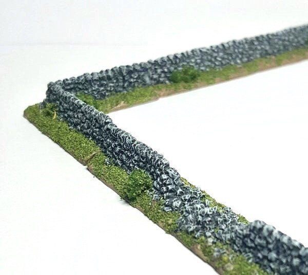 N Gauge Model Railway Terrain - 20 piece Drystone Wall Sections Set - UNPAINTED