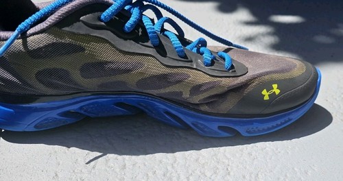 Under Armour Spine Venom Men’s Running Shoes Size 9.5 Lace Up Low Top Sneakers - 第 3/10 張圖片
