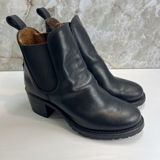 Frye Sabrina Chelsea Boots Womens Size 9 Black Leather Made in USA