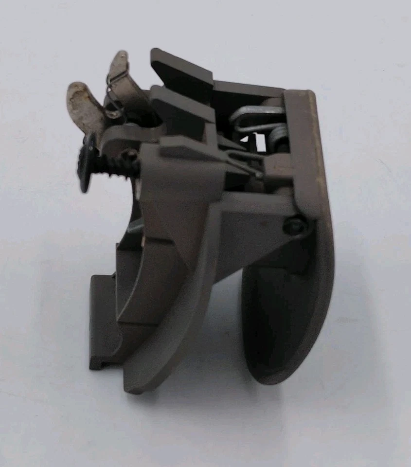 Chevy Lumina 1995-2001 Monte Carlo Guantera Pestillo Mango Gris Foto 3 de 4