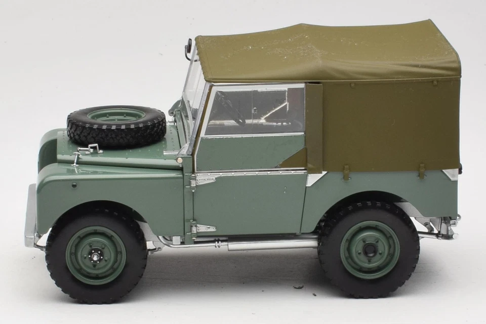 150168900 Land Rover 88 Series I Green Minichamps 1:18 - Image 4 of 4