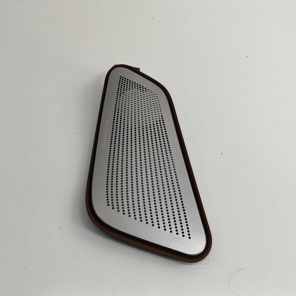BMW 6 Cabrio F12 Rear Right Speaker Cover 9203157 4.4 Petrol 330kw 2012 29488760 - Image 3 of 4