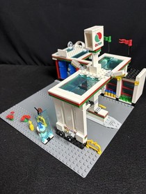Lego 7993 Service Station City Town Gas Station Gas Station from 2007